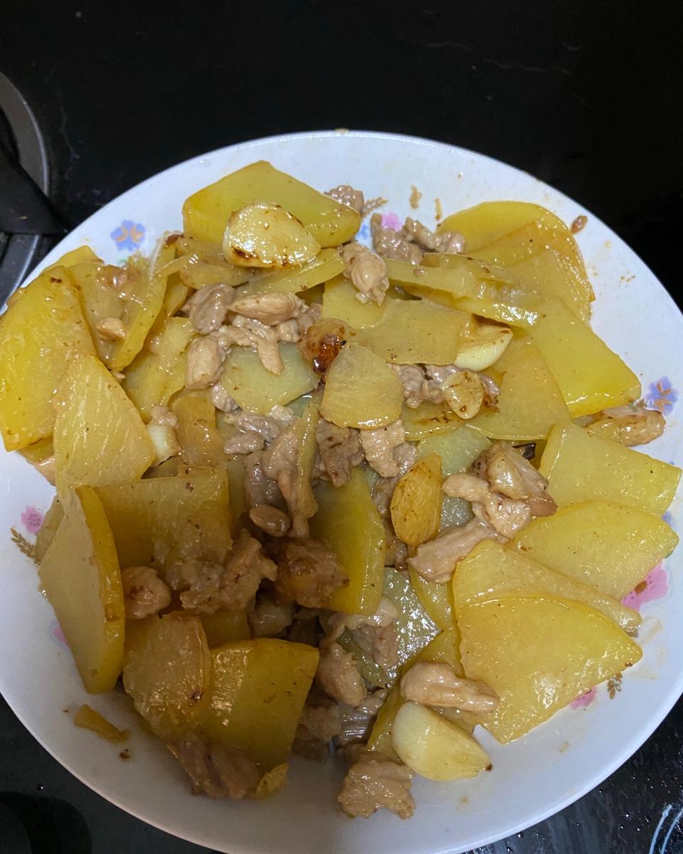 土豆烧肉片