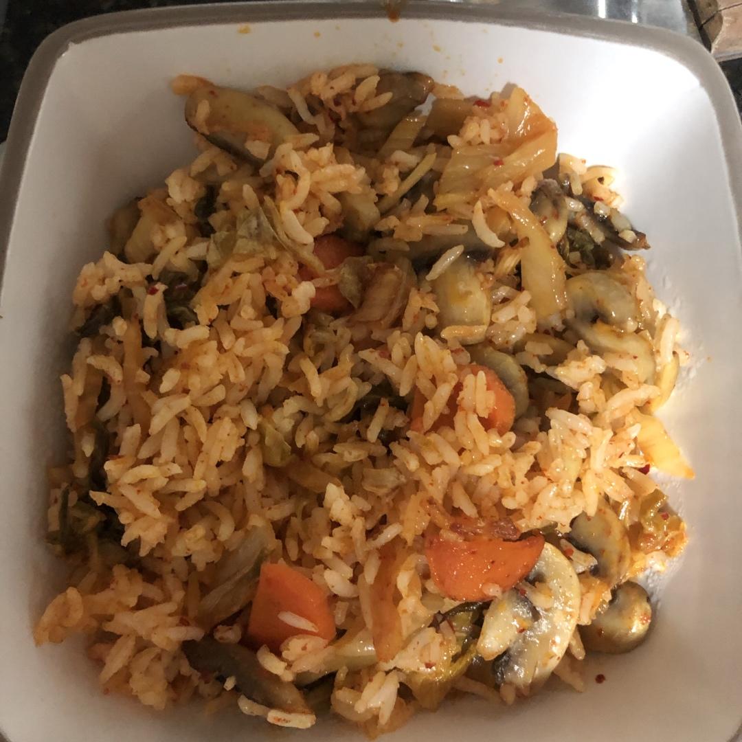 蘑菇泡菜炒饭