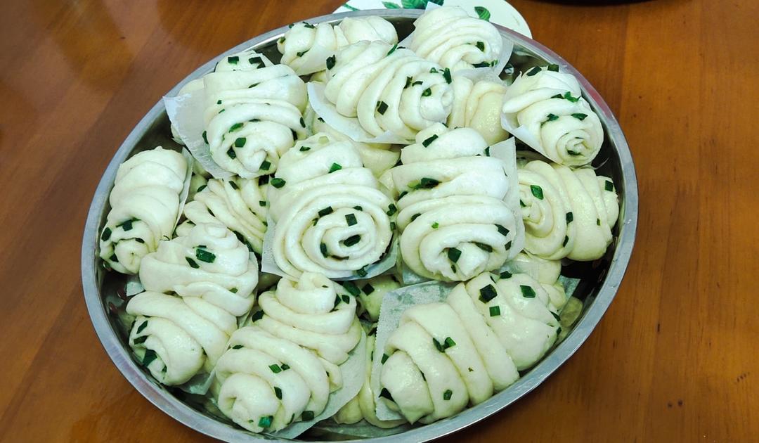 🌺椒盐葱香花卷🌺（操作简单，好吃又好看）
