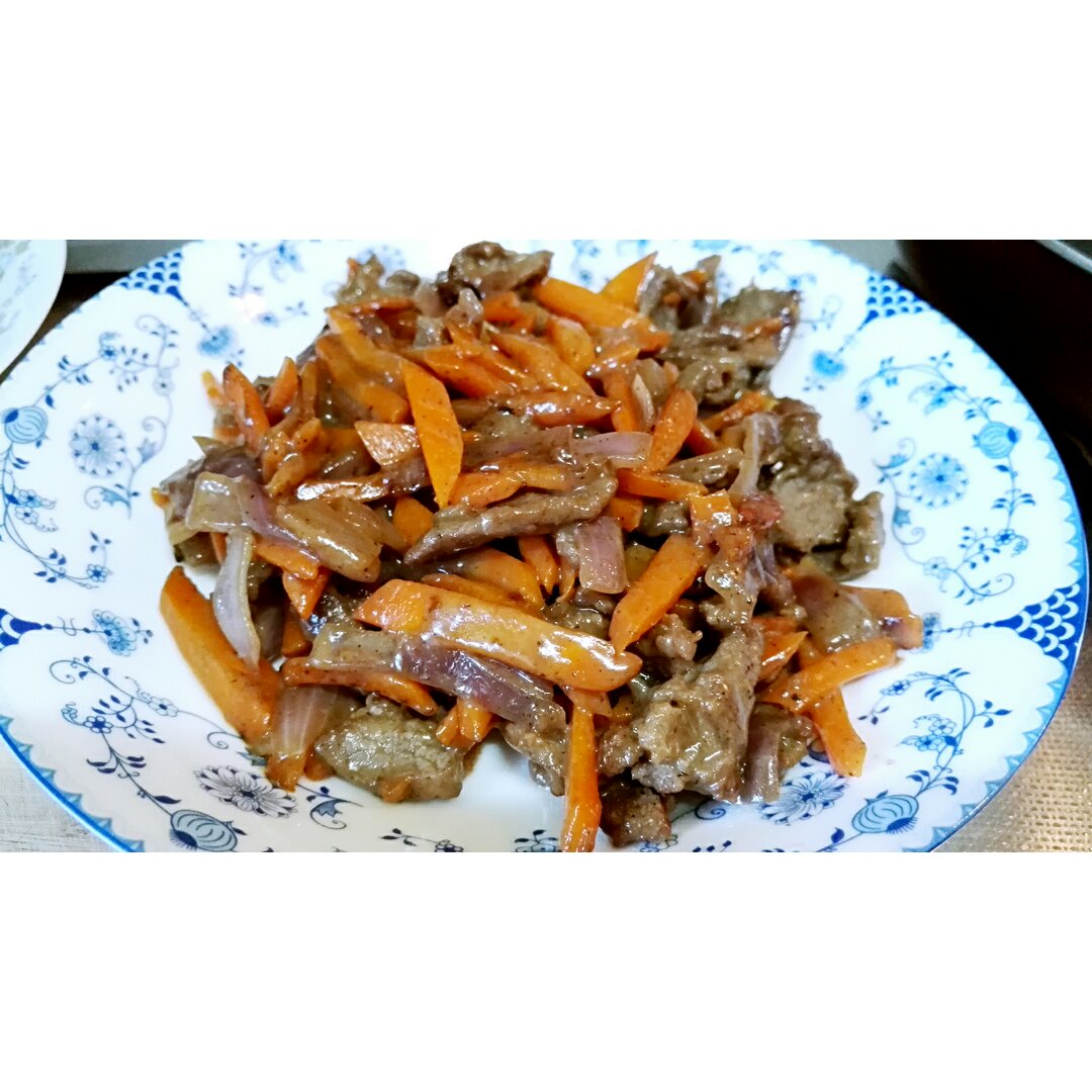 胡萝卜炒牛肉