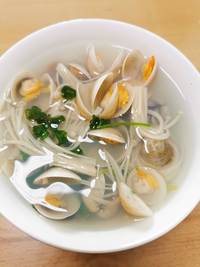 蟹味菇蛤蜊汤