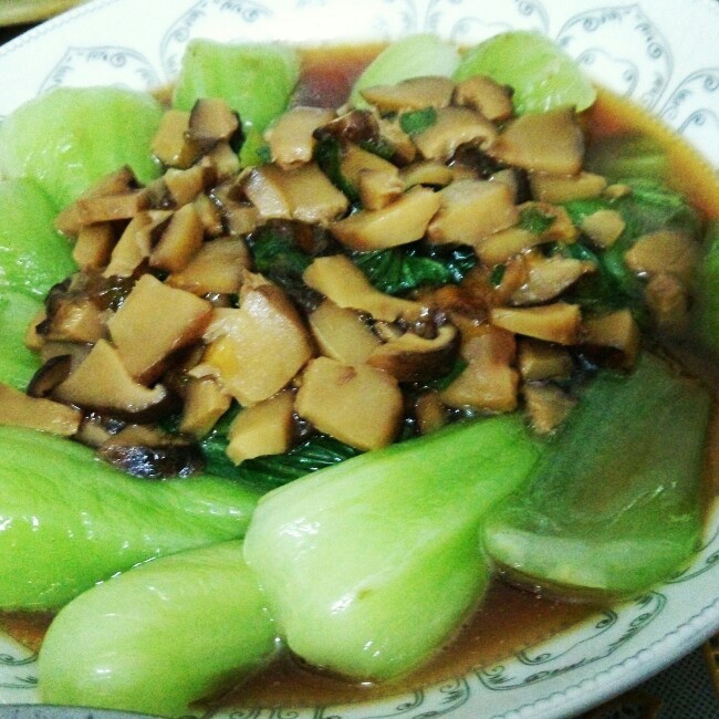 浇汁香菇油菜