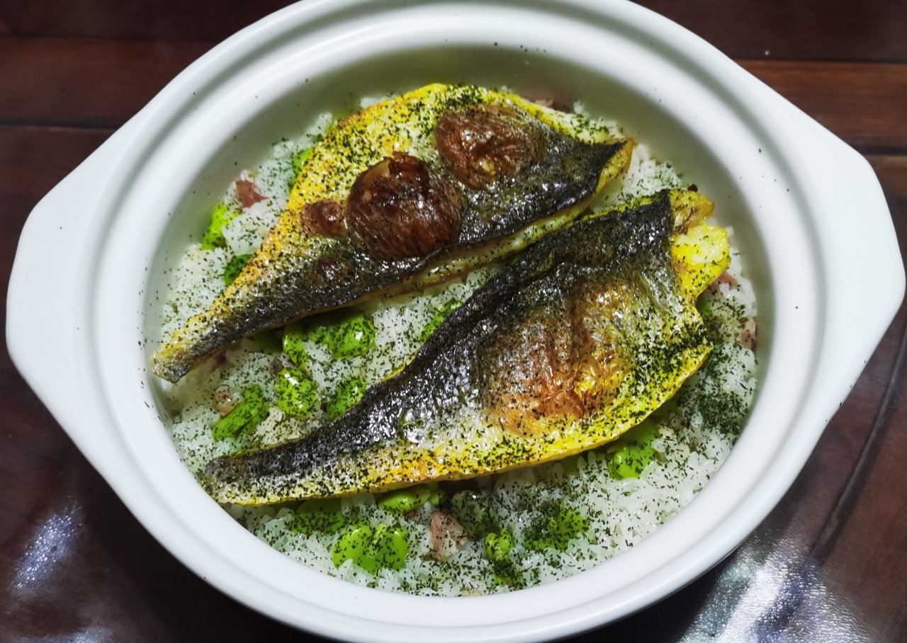 黄鱼马兰头焗蚕豆饭