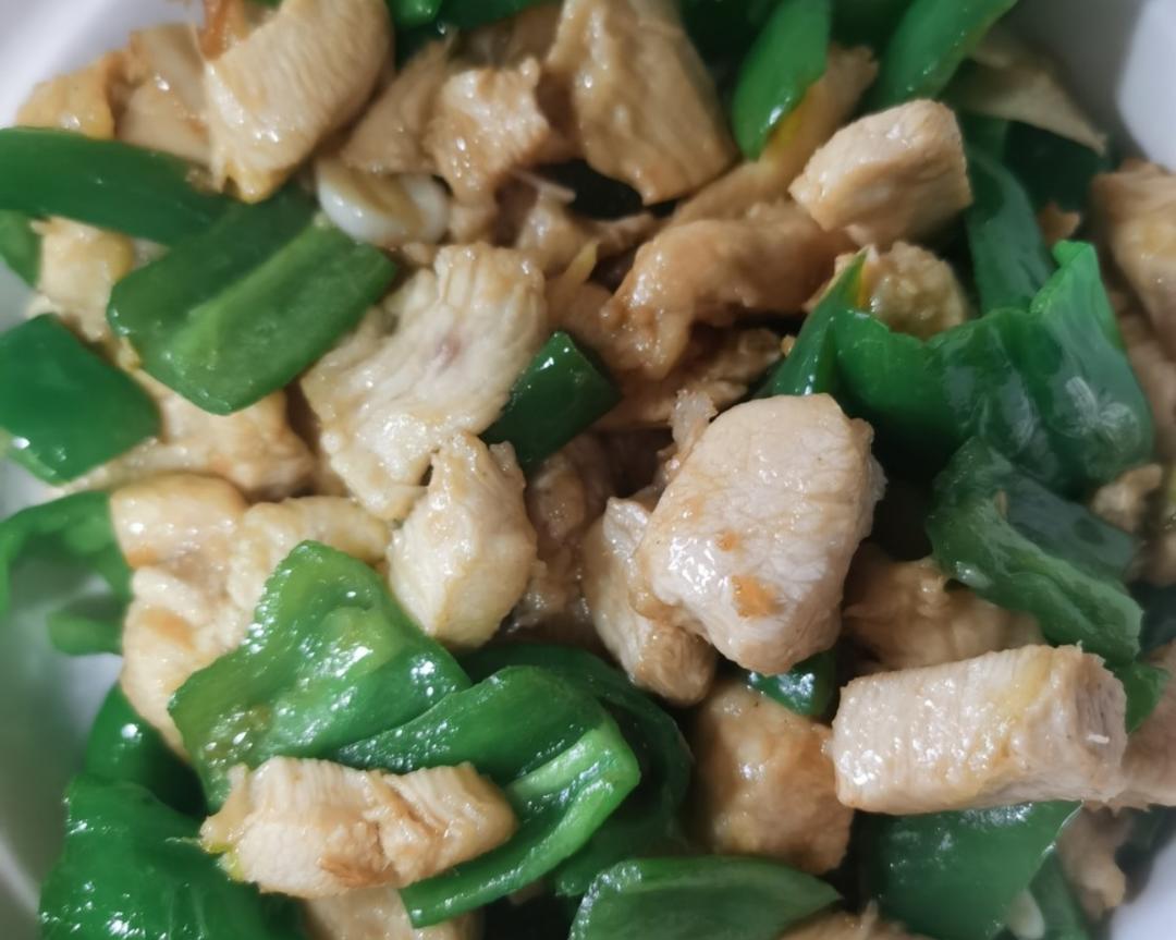 青椒炒鸡丁
