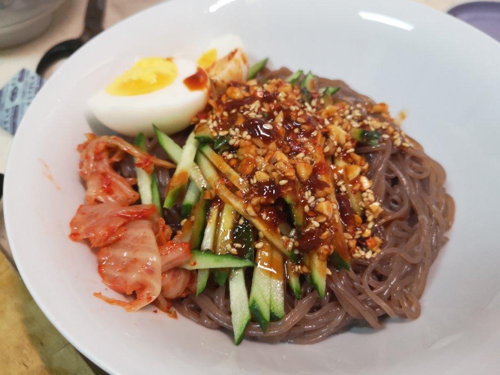 清爽酸辣的韩国拌冷面 韩式凉面 韩式冷面