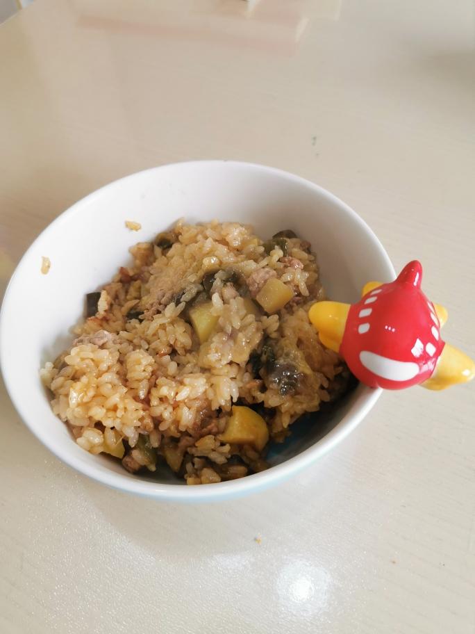 茄子土豆肉沫饭的做法