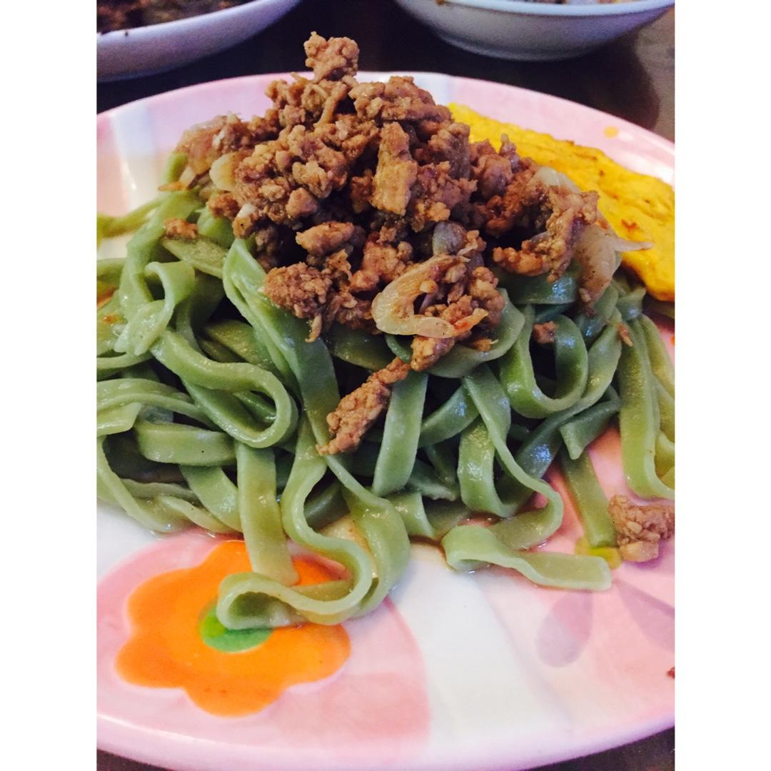 蚝油肉酱捞面配南瓜羹【曼达小馆】