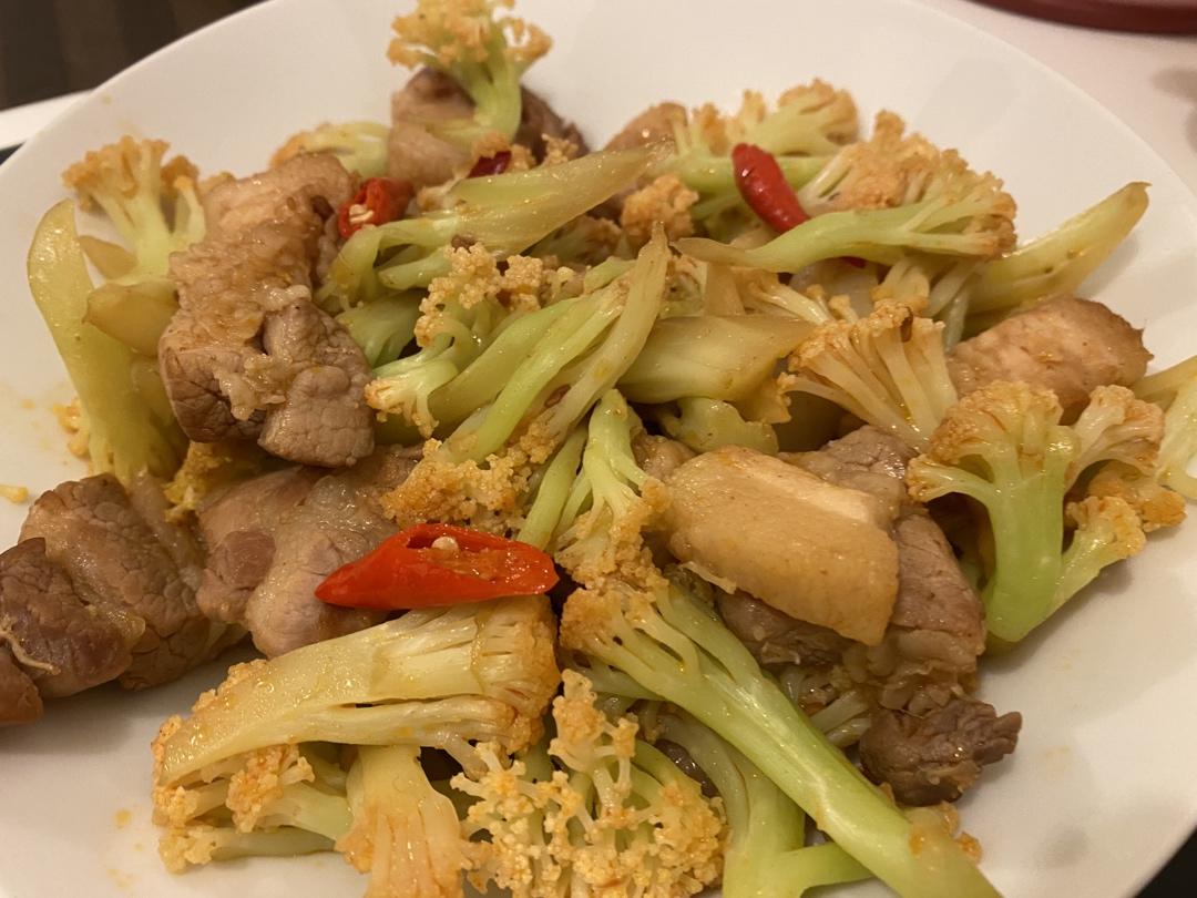 老丁的私房菜-干锅花菜