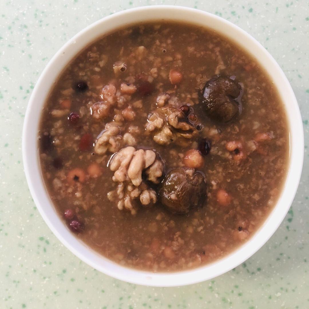 红豆薏米粥 (Red Bean and Pearl Barley Congee)