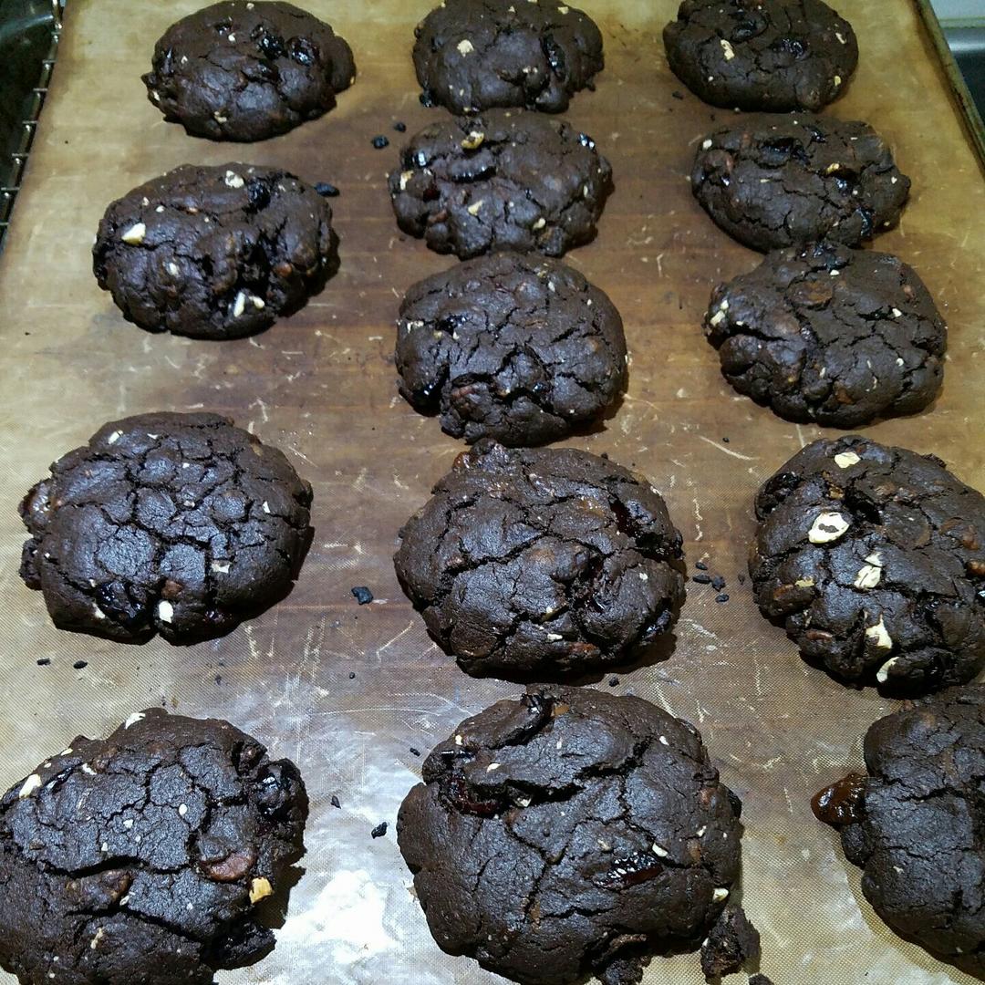 三重巧克力曲奇饼干 Triple Chocolate Cookies