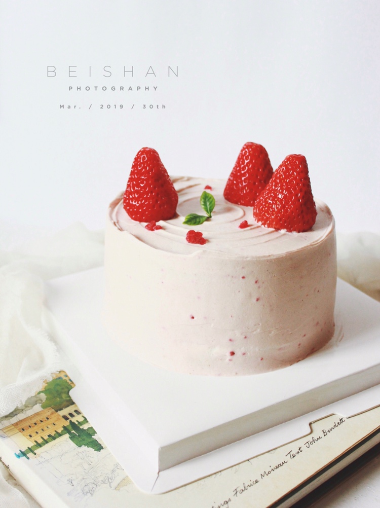 粉红草莓蛋糕的做法