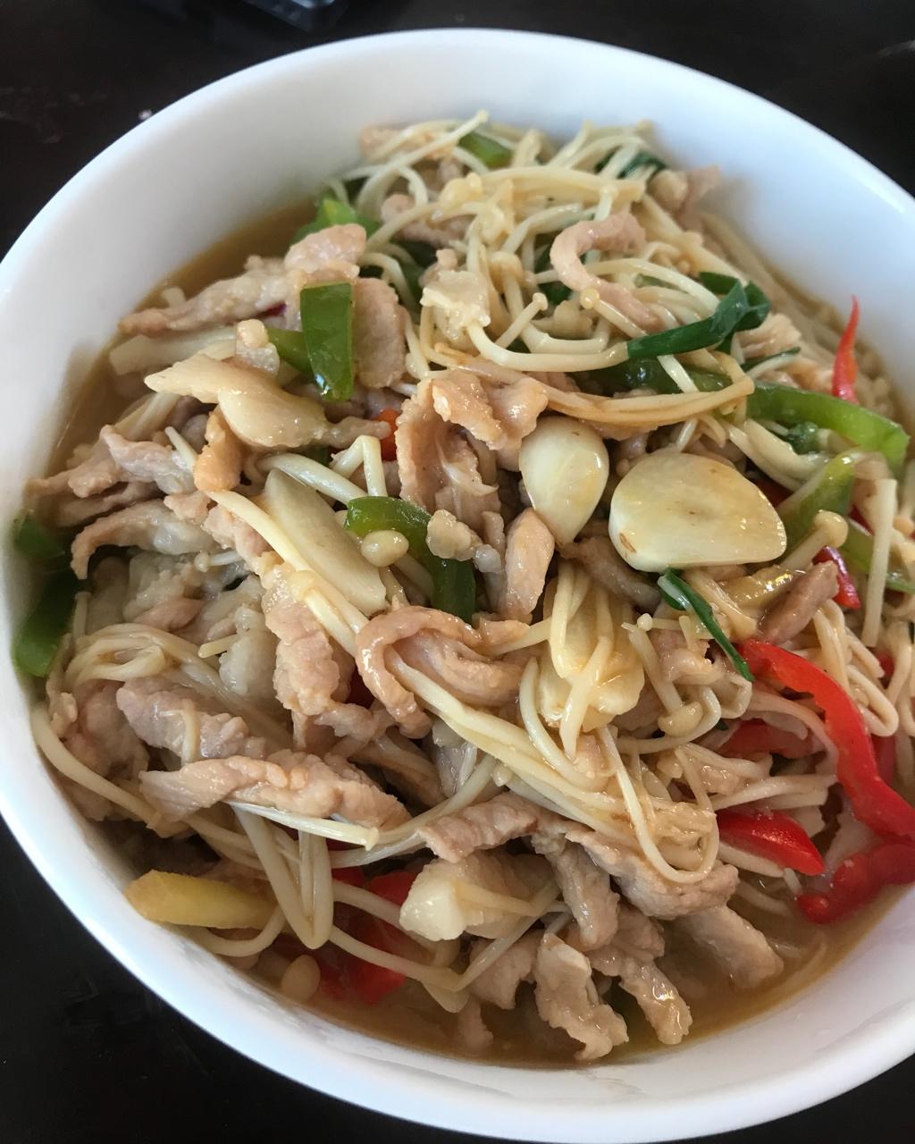 好好88做的金针菇炒肉