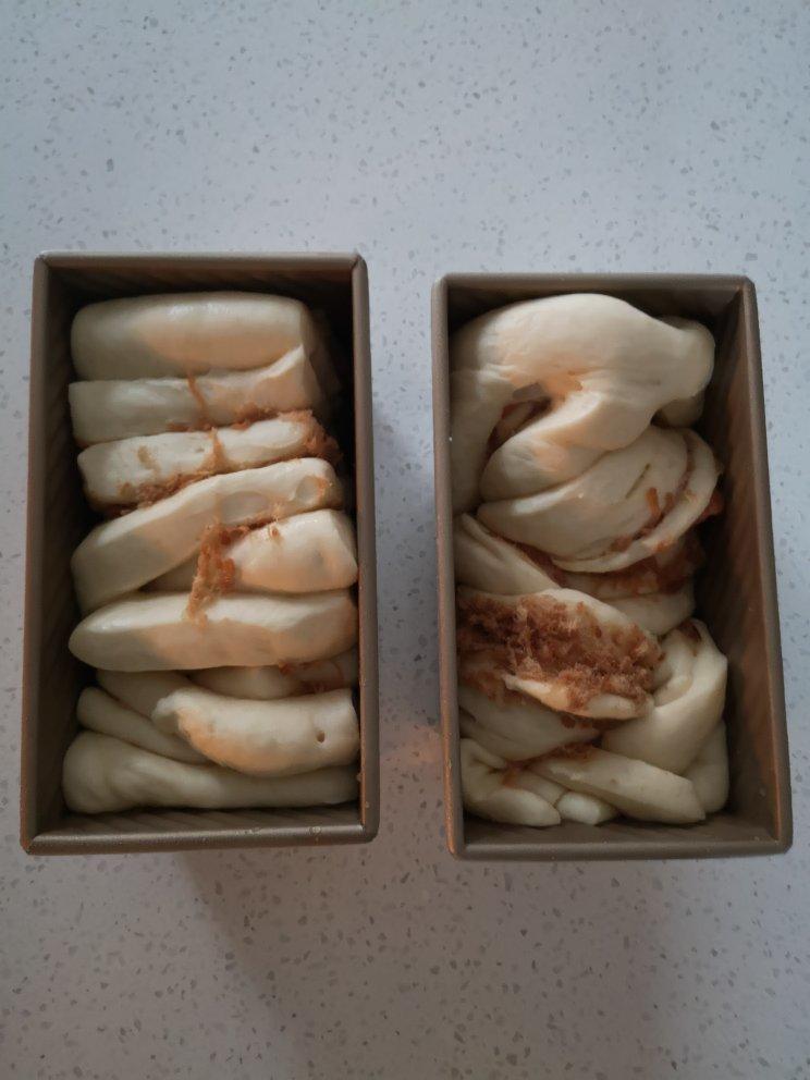 手撕千层肉松面包