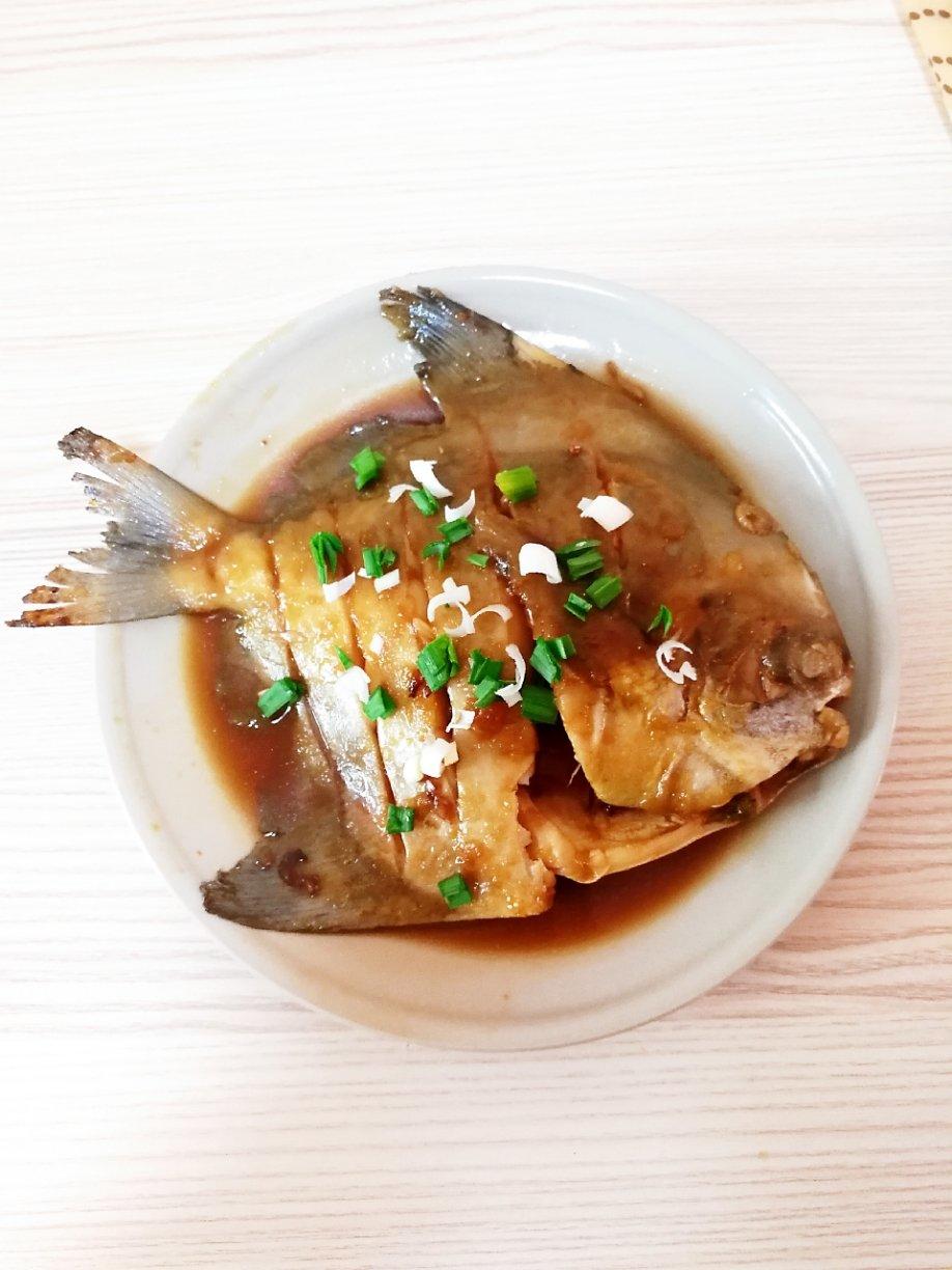 好好可爱做的家常红烧鲳鱼