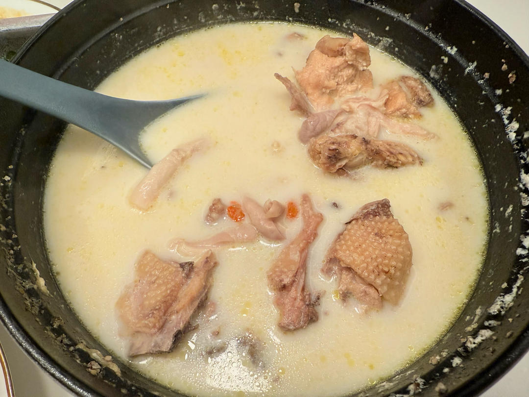 〈胡椒猪肚鸡汤〉，我超级喜欢的味道，欣小厨 😏