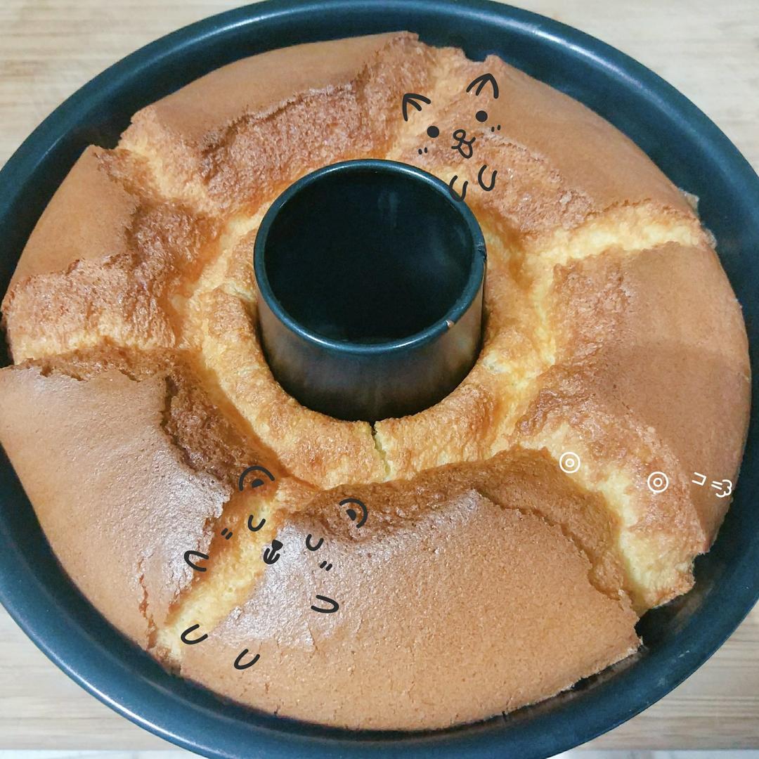 超简单完美戚风蛋糕（6寸2蛋）附打发、翻拌、脱模视频