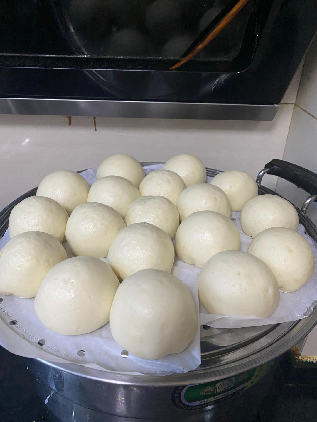 像灯泡一样亮的豆沙包～做法超简单!