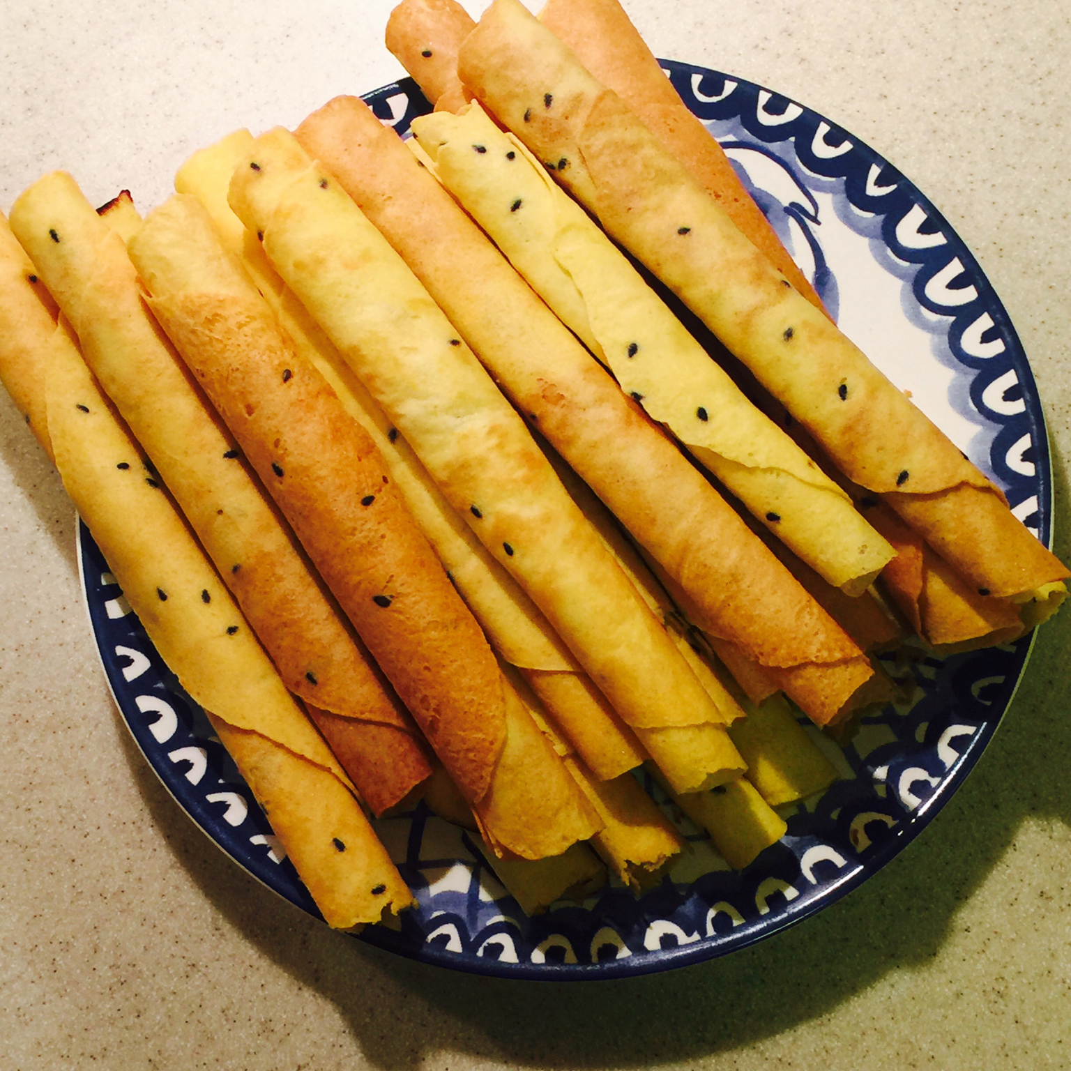 芝麻香酥蛋卷（视频食谱）