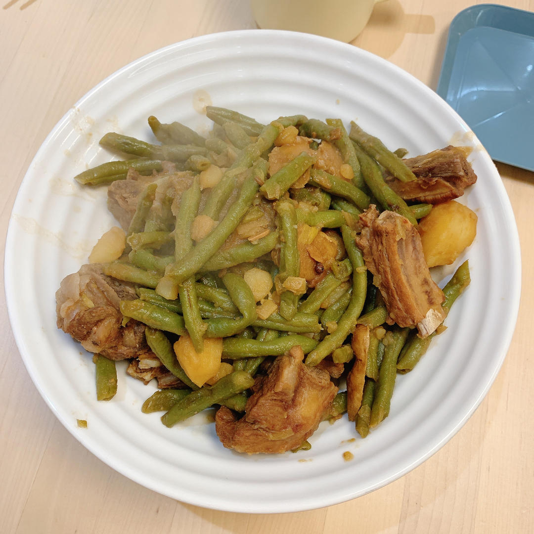 东北味道-土豆排骨炖芸豆