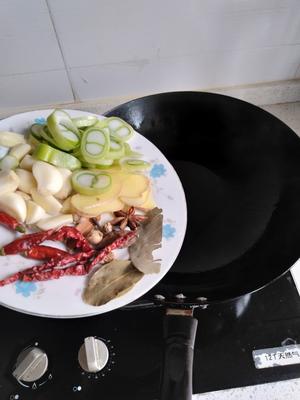 温暖冬日之红焖兔肉锅的做法 步骤5