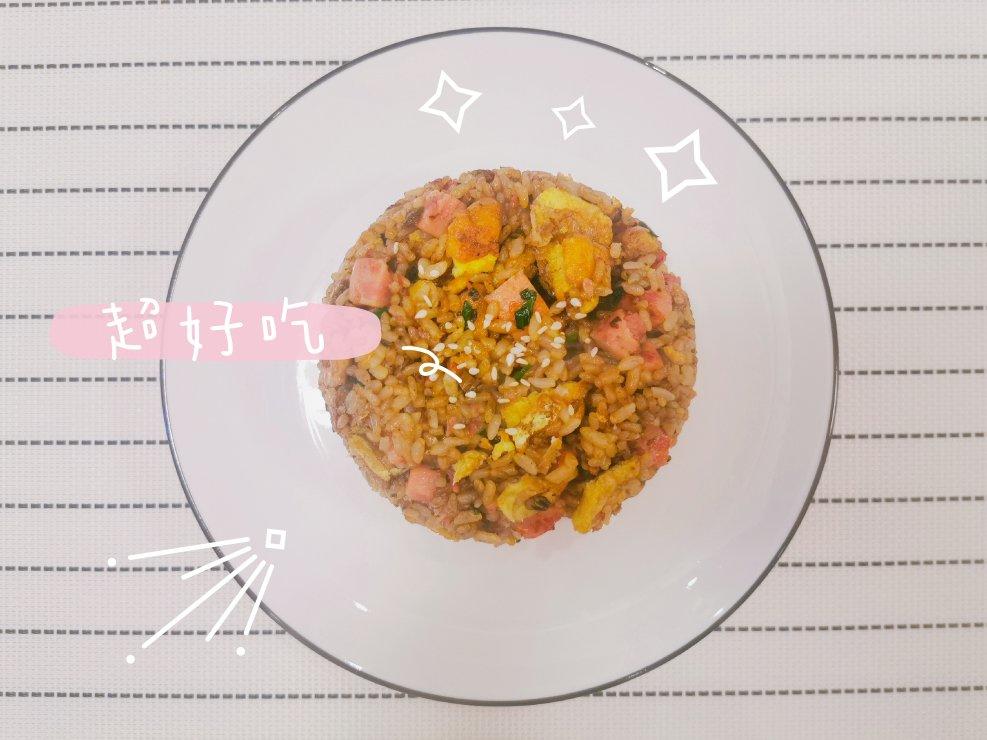 火腿肠蛋炒饭