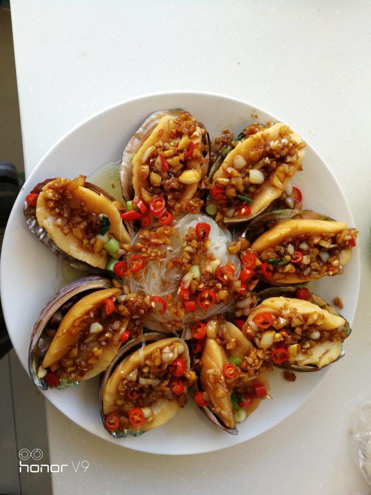 蒜蓉粉丝蒸鲍鱼