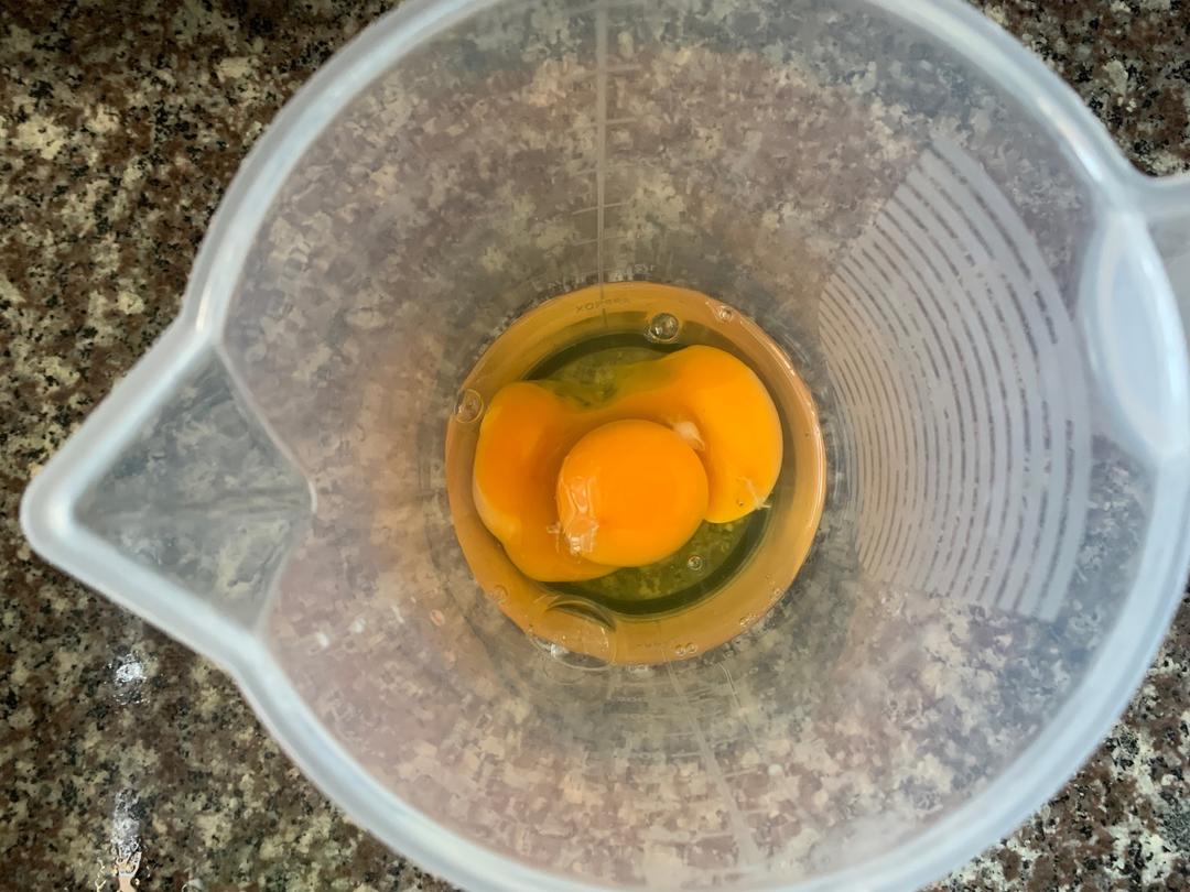 水蒸蛋（1～2人份）的做法 步骤1