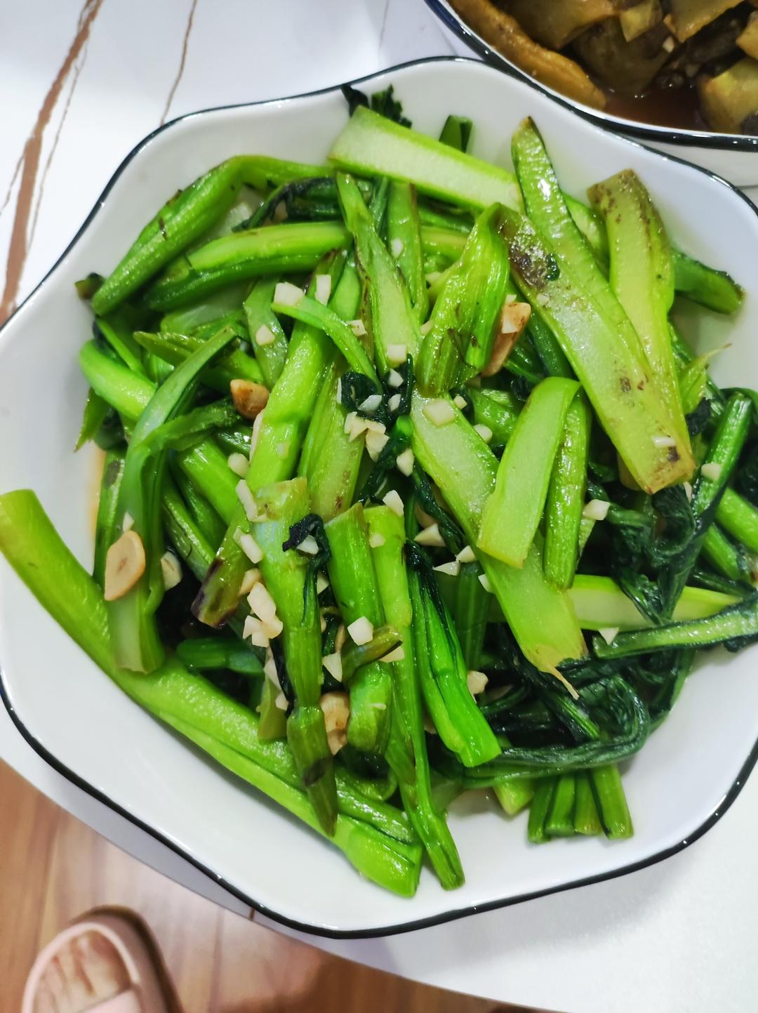 五星级酒店的蒜蓉青菜原来是这么制作的：蒜蓉芥蓝