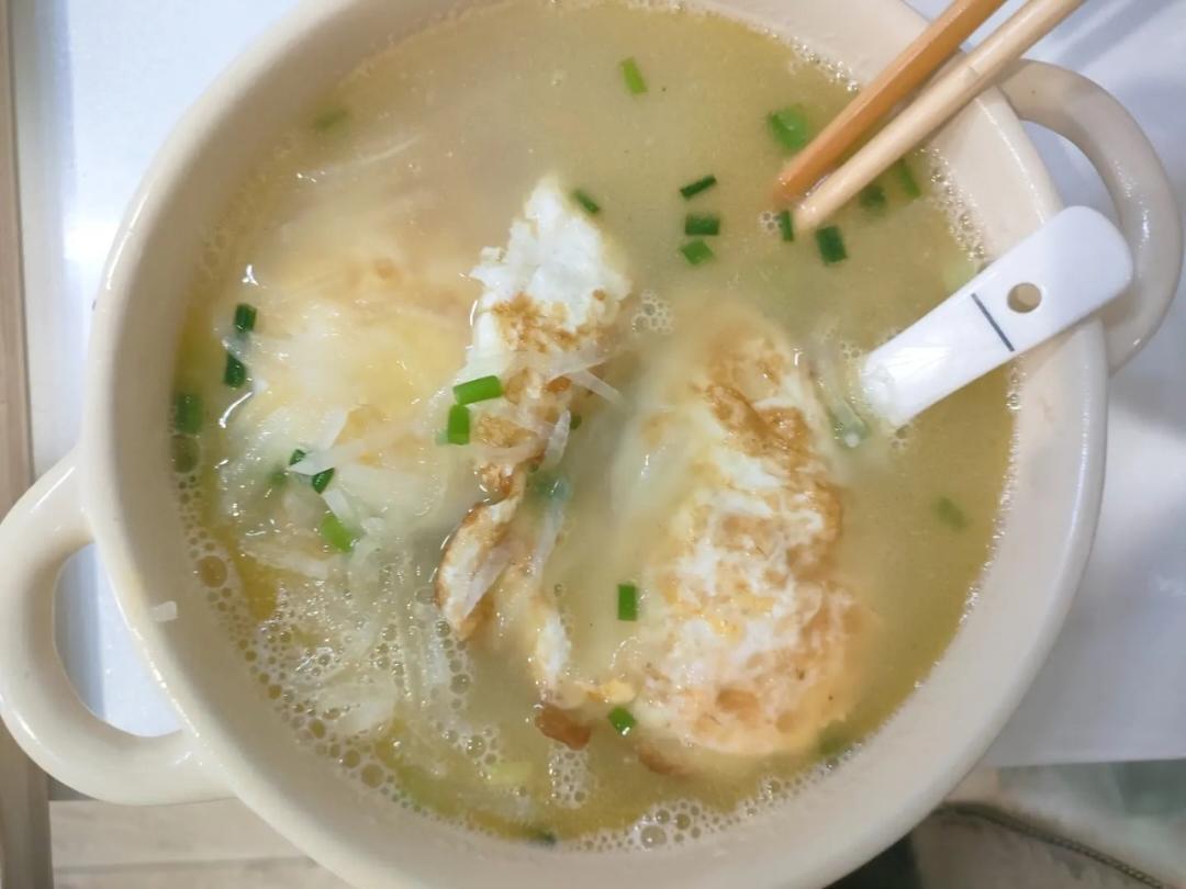 奶白鲜香的萝卜丝煎蛋汤