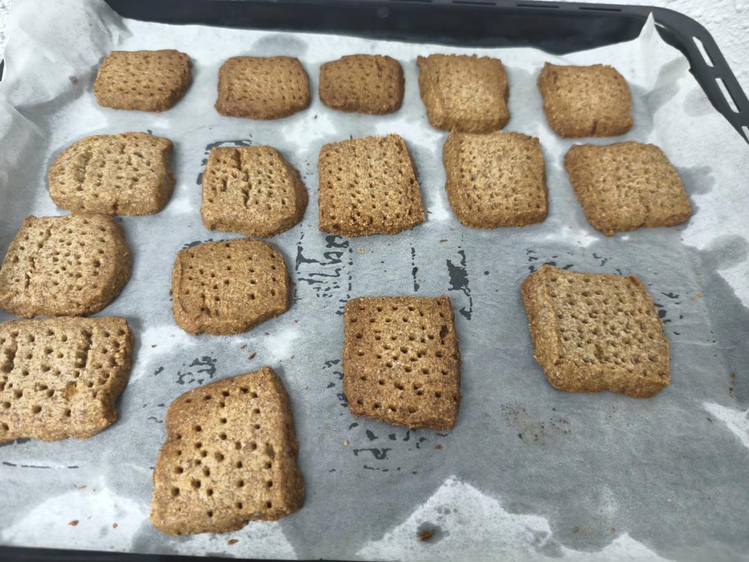 朝日屋的全麦脆饼干