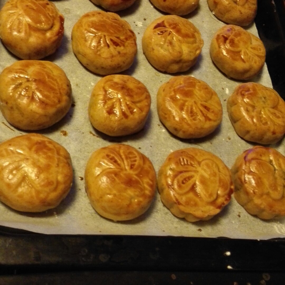 广式月饼—蛋黄莲蓉月饼