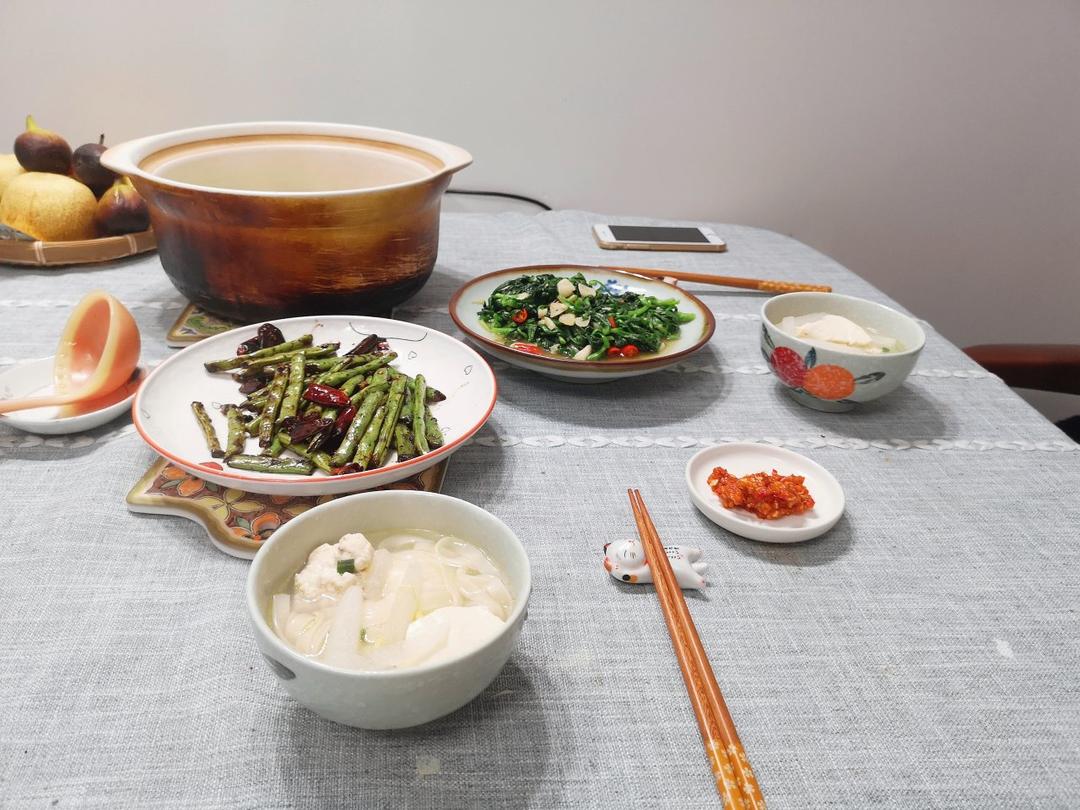 【10分钟系列】白萝卜豆腐圆子汤