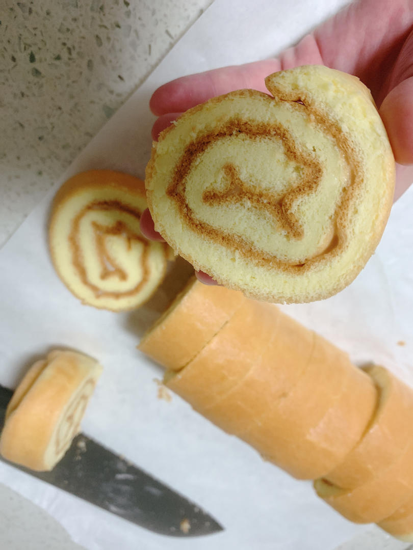 戚风蛋糕卷
（烤箱自带烤盘）