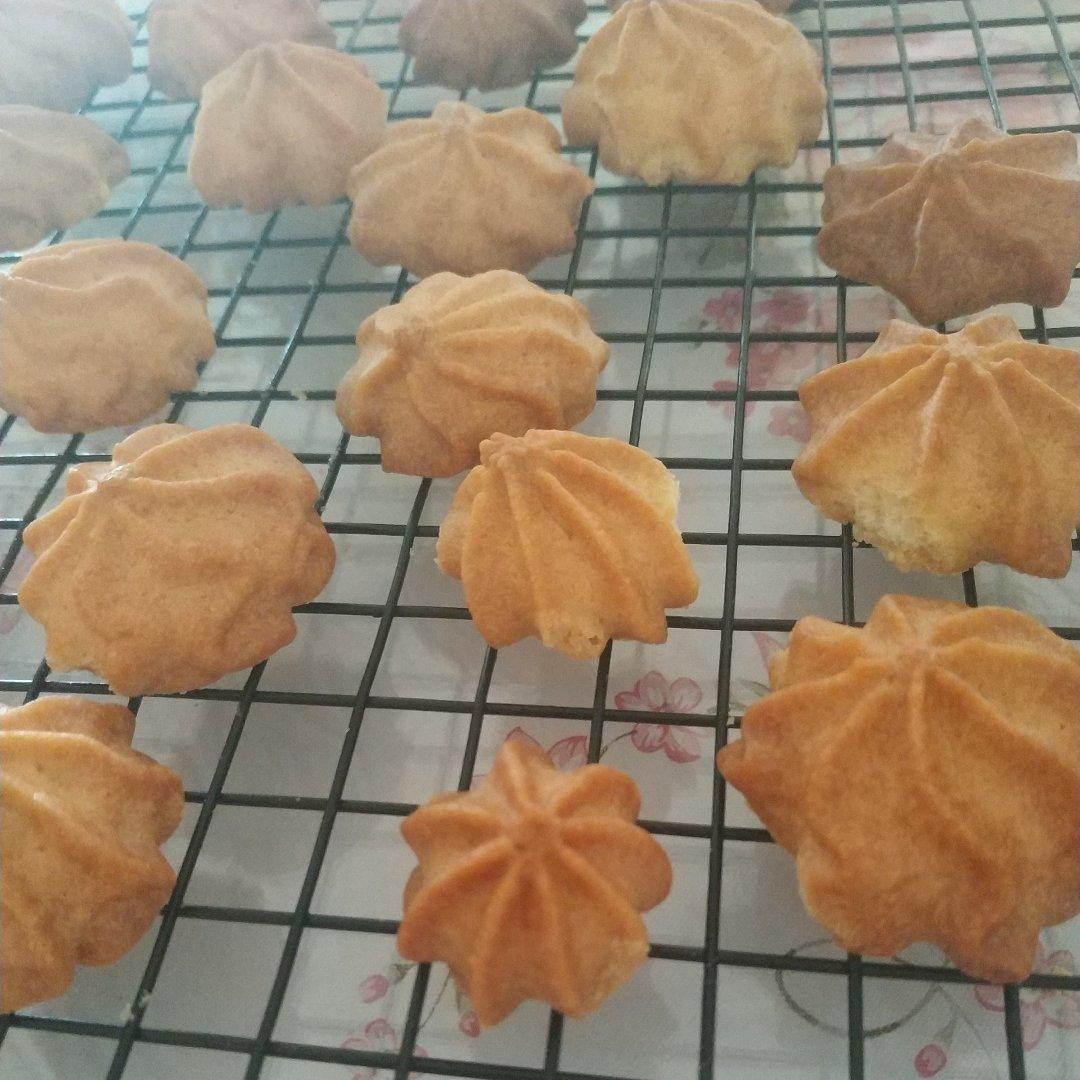 没有黄油也同样做出香酥不腻，花纹立体清晰的曲奇