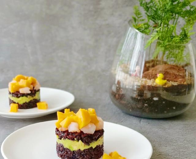 粽子的华丽变身--鲜虾芒果寿司塔的做法