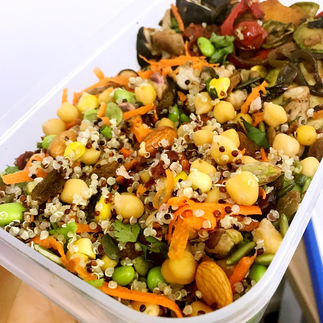 蔓越莓坚果风味藜麦沙拉Cranberry Quinoa Salad with Candied Walnuts