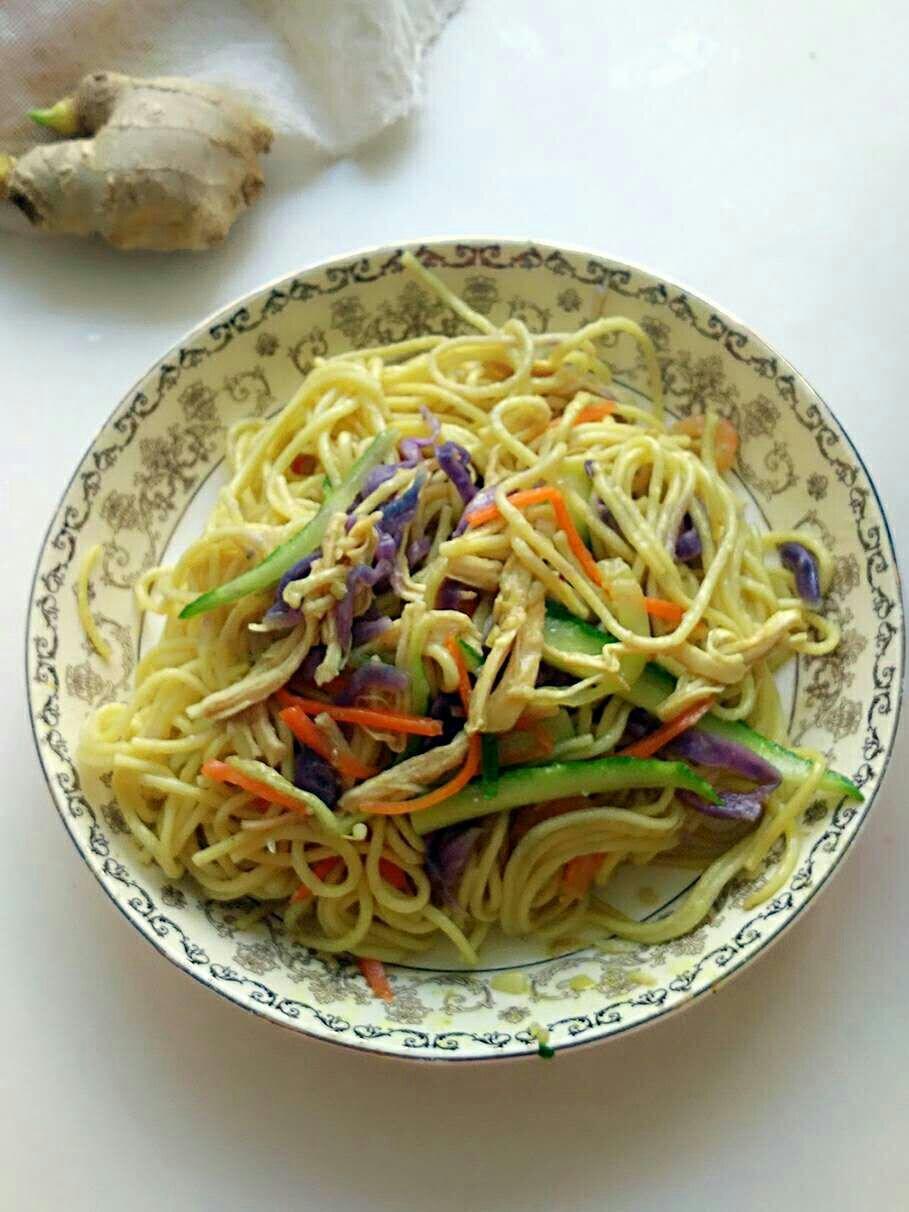 咖喱炒面（紫椰菜咖喱炒面）