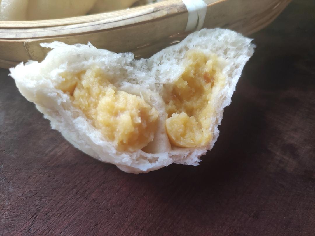 松软香甜的奶黄包，很快就可以搞定。