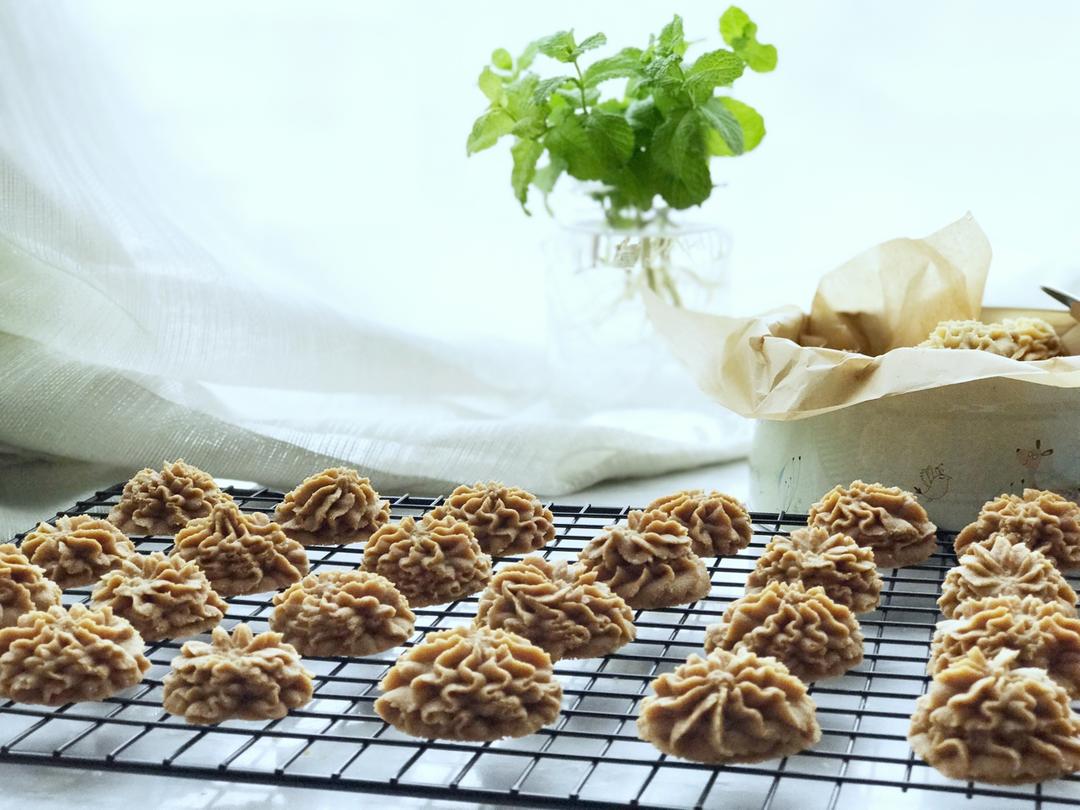 酥到掉渣的网红曲奇 牛油小花 媲美珍妮曲奇