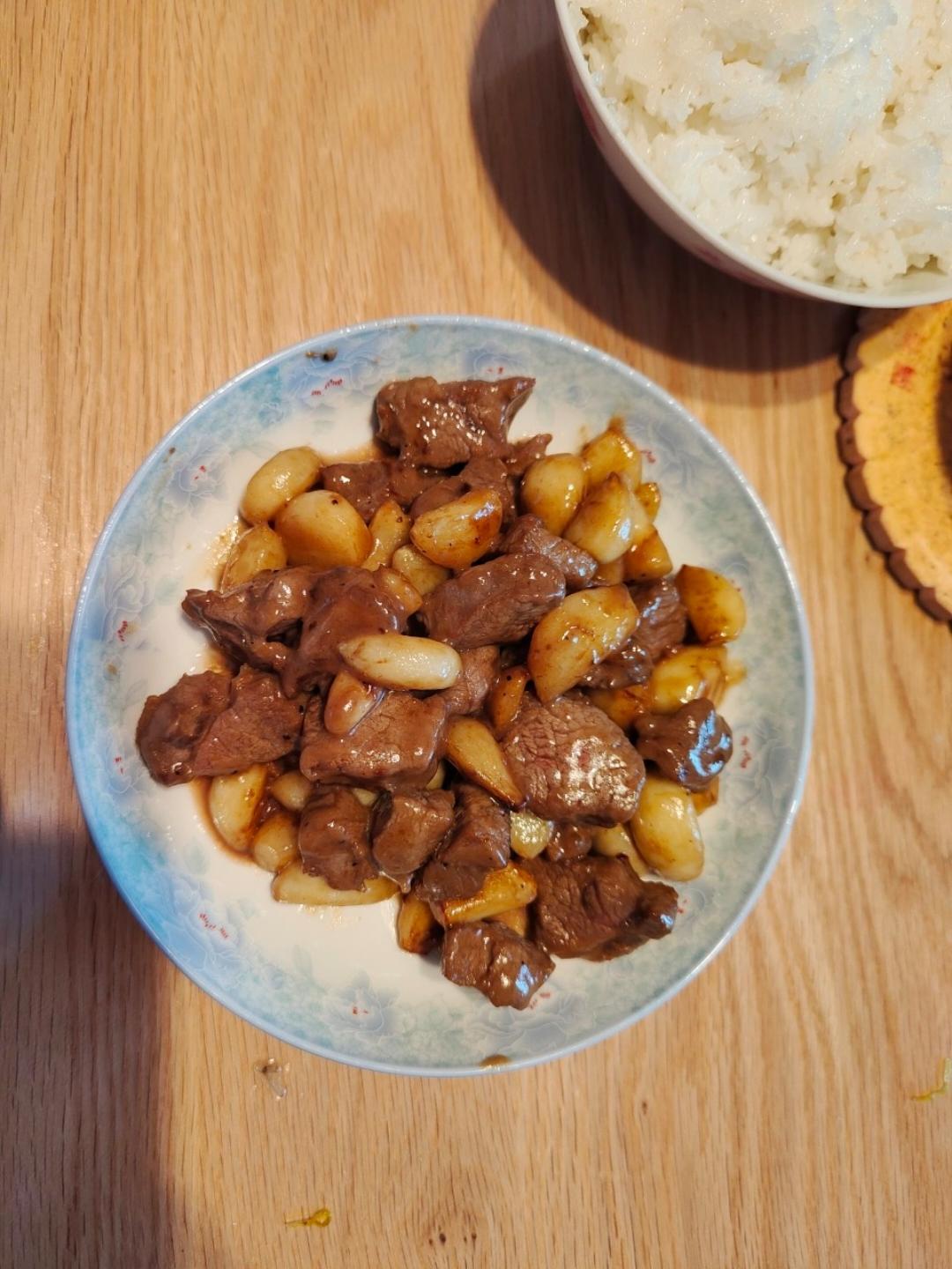 好吃到舔盘的蒜香黑椒牛肉粒