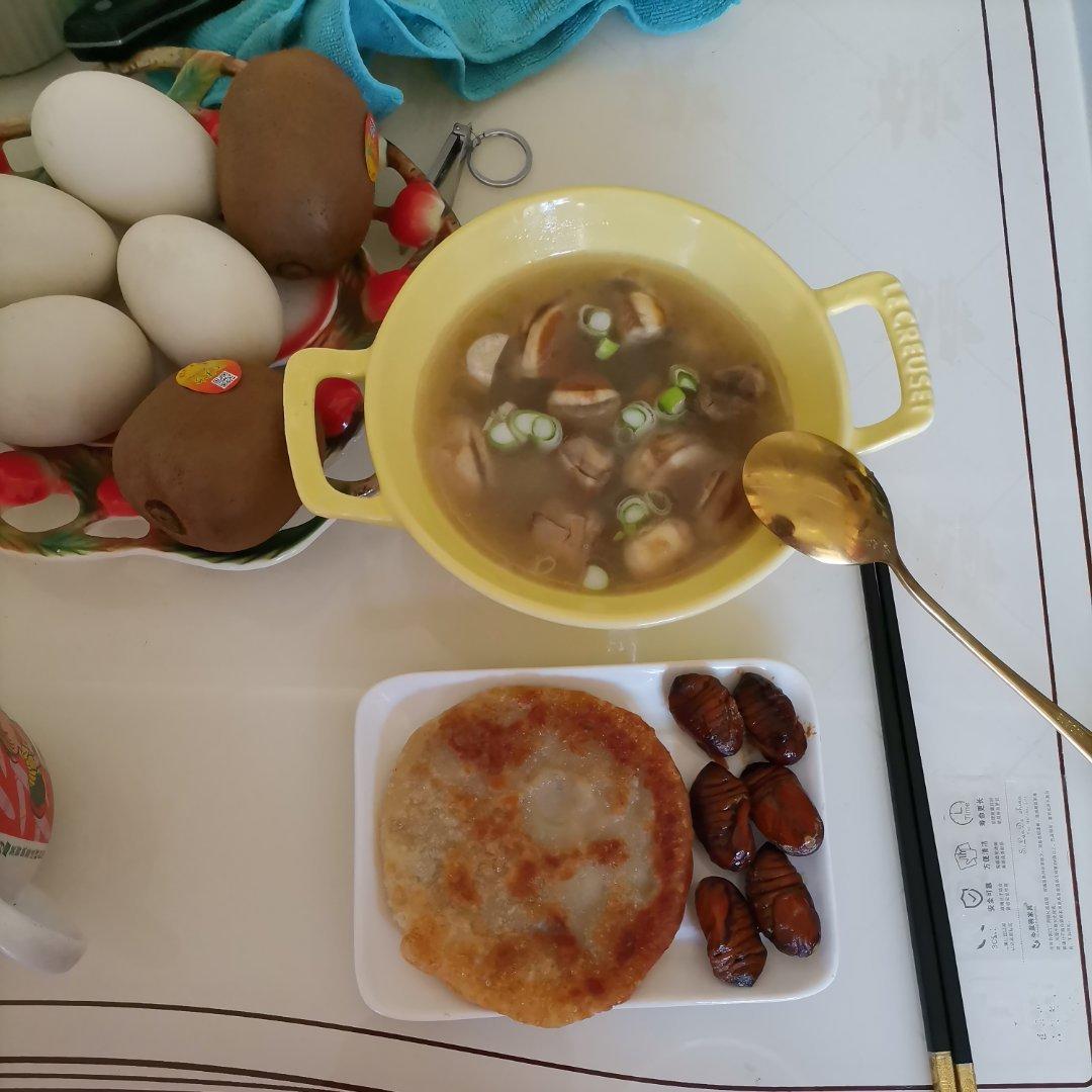 鲜得跳脚的口蘑汤