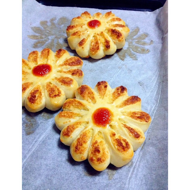 椰蓉花形面包