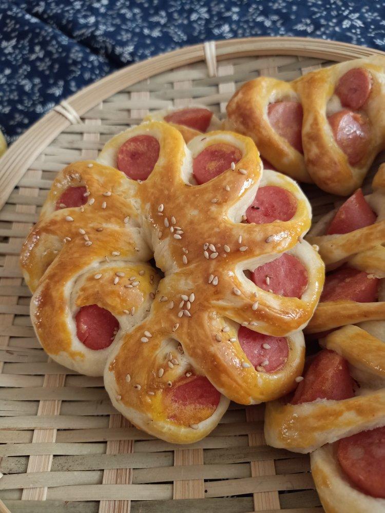 一口全是肉的火腿肠云朵面包ღ