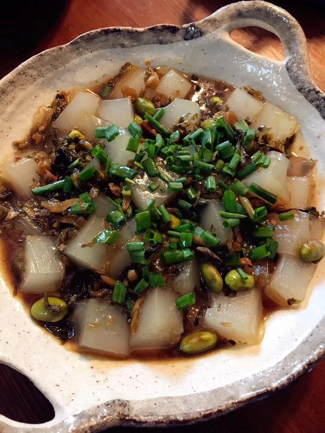 咸菜毛豆炒绿豆麻腐的做法