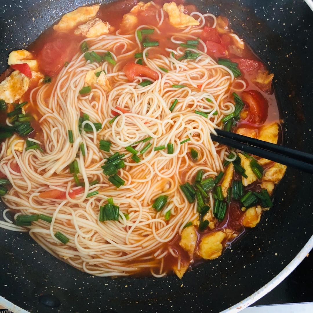 厨师长教你：营养早餐“手工番茄鸡蛋面”的做法，香味扑鼻