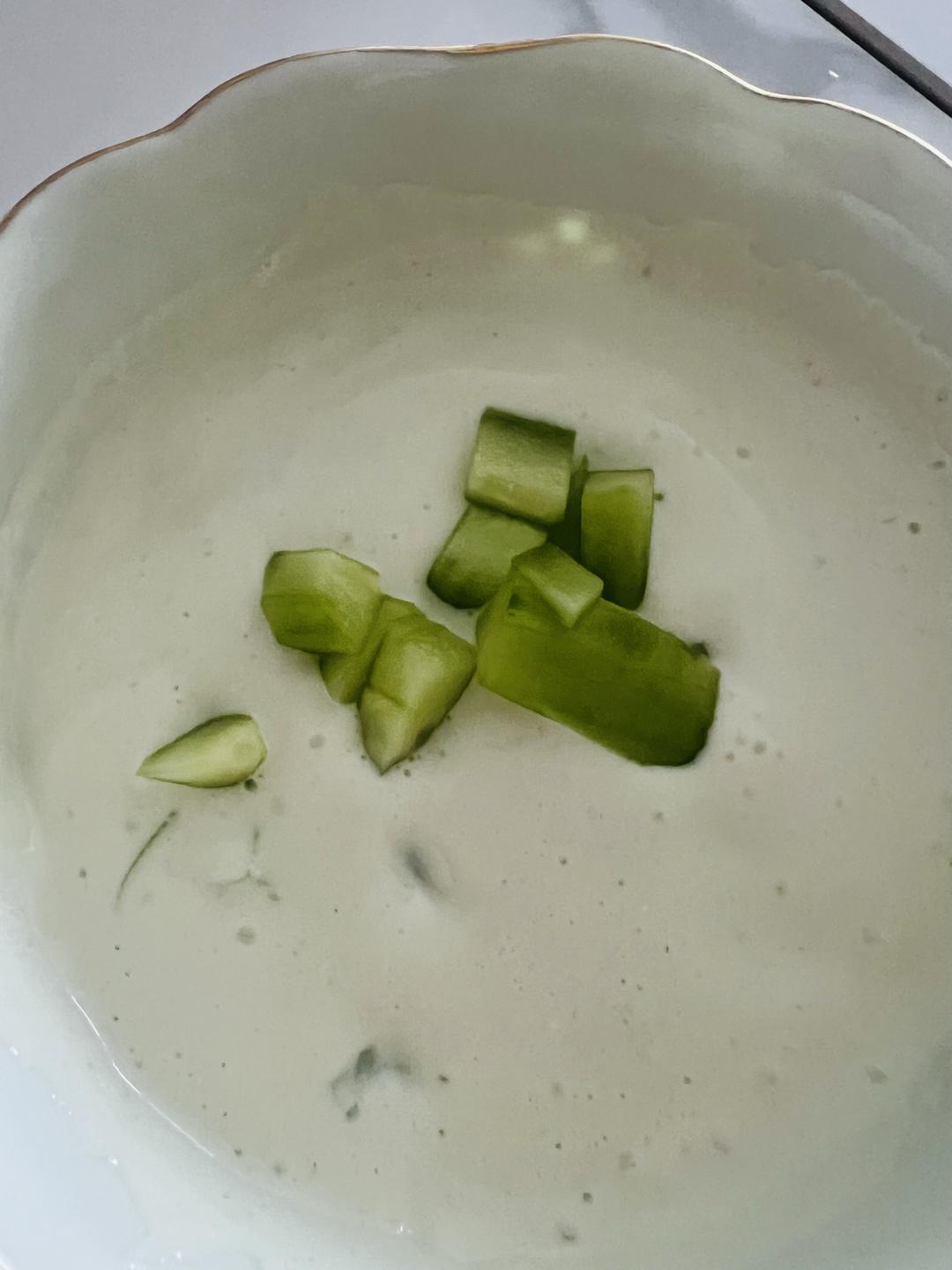 开霏尔黄瓜牛油果奶昔