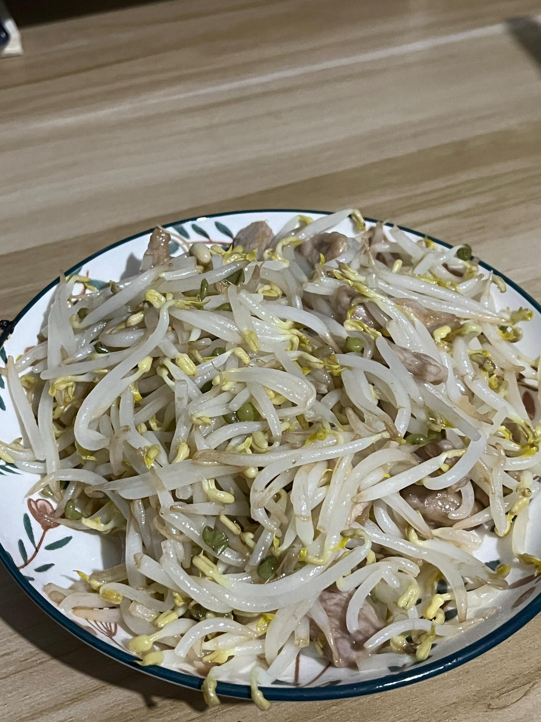 绿豆芽炒肉丝