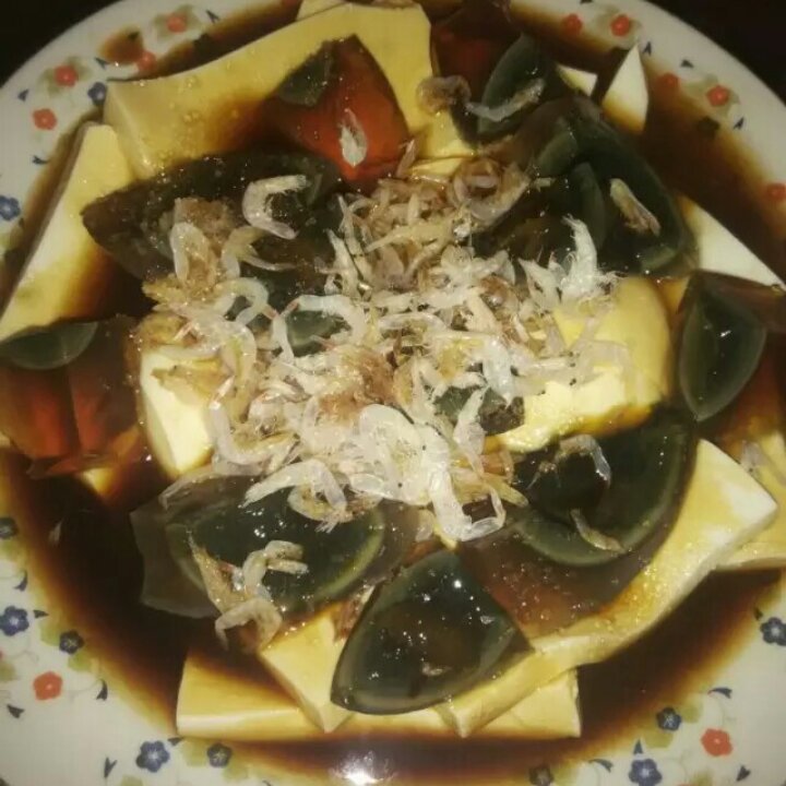 皮蛋拌豆腐