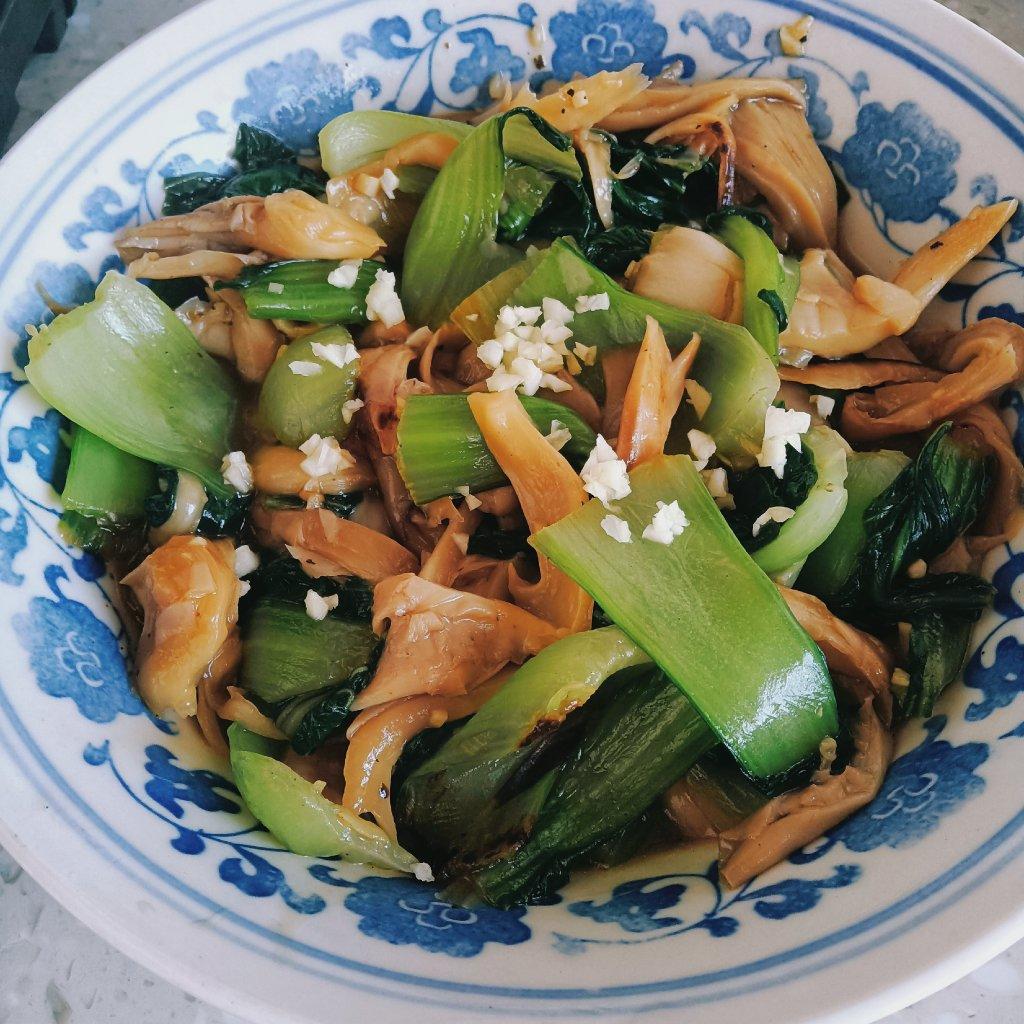 蘑菇炒油菜