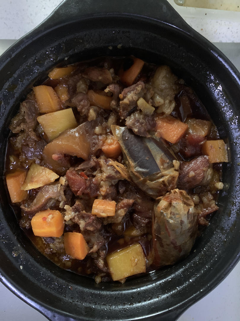 完胜刘一锅的 筋头巴脑炖土豆胡萝卜